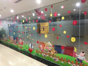 Dán decal trang trí cửa kính đón tết 2017 T03