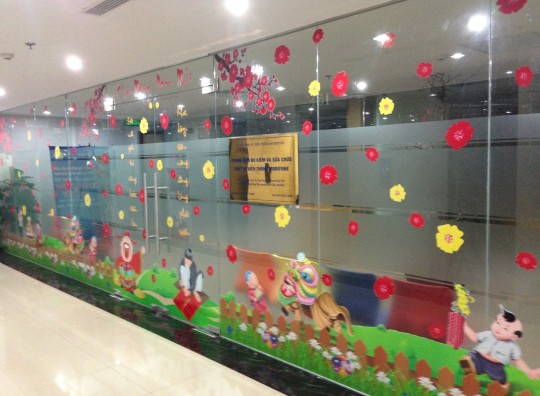 Dán decal trang trí cửa kính đón tết 2017 T03